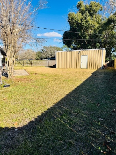 3500 Doris Street Bay City, TX 77414 - Photo 8 of 22 a view of an ocean and a yard