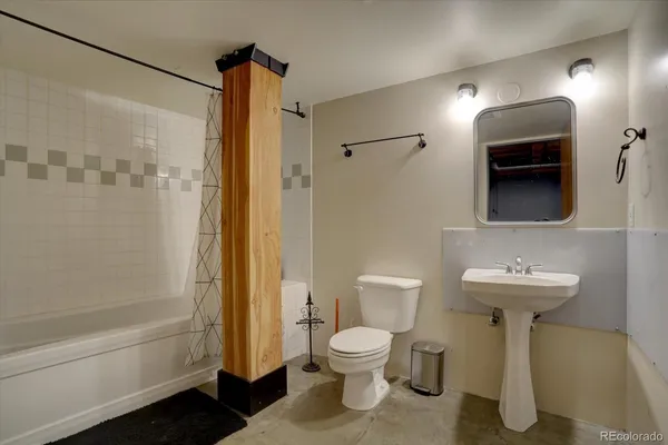 $2,500 | 2955 Inca Street, Unit 1E, Denver, CO 80202