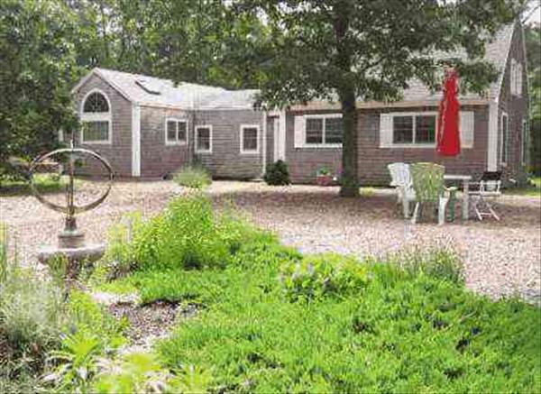 572 Edgartown Road West Tisbury, MA 02568 - Photo 1 of 2 http://d1qzqeyxiitrap.cloudfront.net/photos/9272/600/04a9894a.jpg