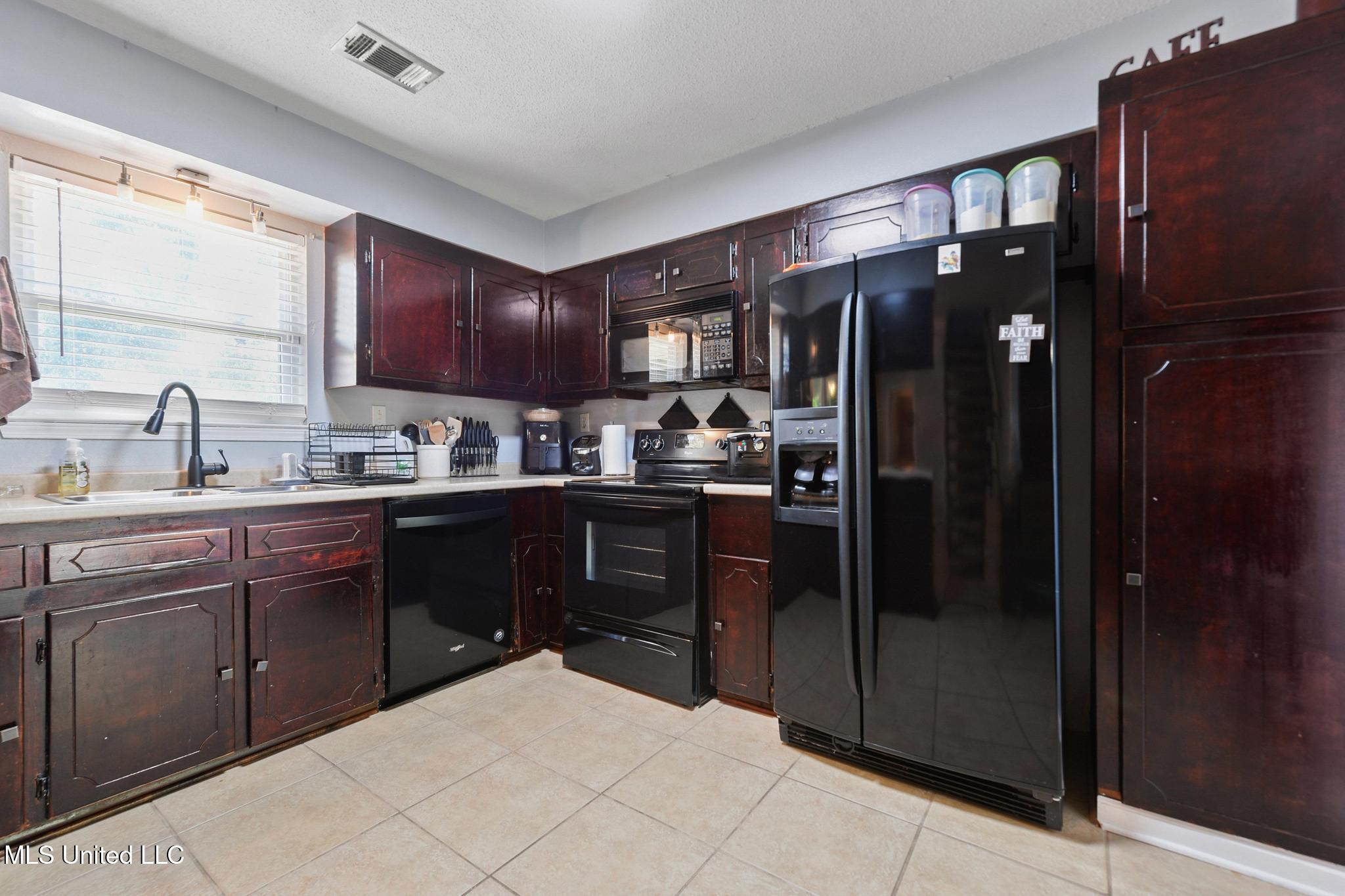 5312 Rue St Denis Gautier, MS 39553 - Photo 7 of 31 007