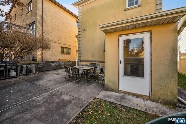 $2,700 | 457 Washington Avenue, Unit 2, Cliffside Park, NJ 07010