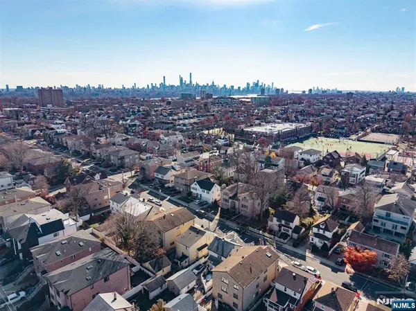 $2,700 | 457 Washington Avenue, Unit 2, Cliffside Park, NJ 07010