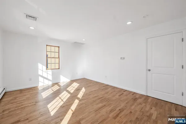 $2,700 | 457 Washington Avenue, Unit 2, Cliffside Park, NJ 07010