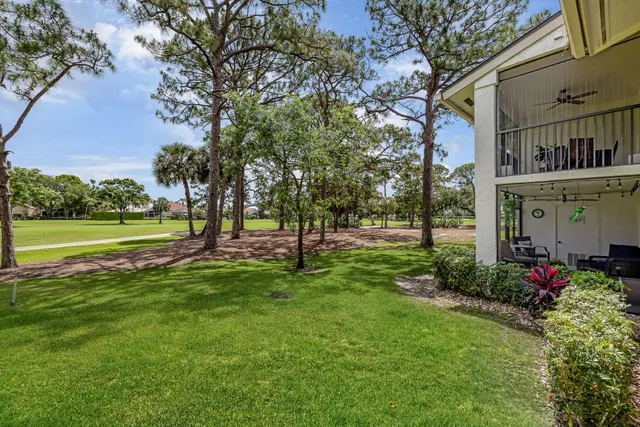 $369,900 | 12926 Briarlake Drive, Unit 201, Palm Beach Gardens, FL 33418