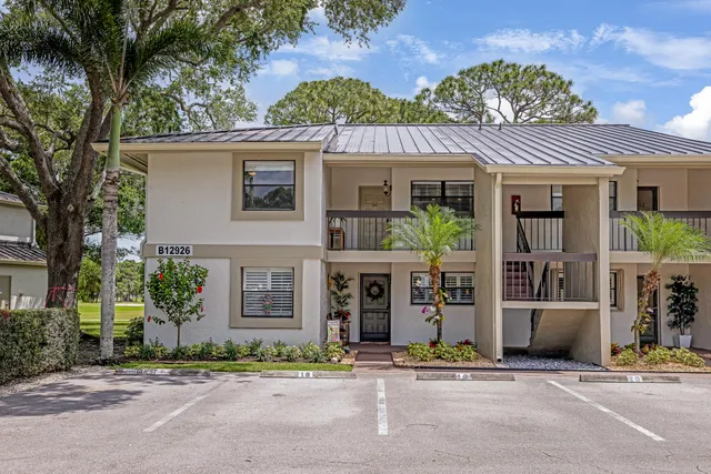 $369,900 | 12926 Briarlake Drive, Unit 201, Palm Beach Gardens, FL 33418