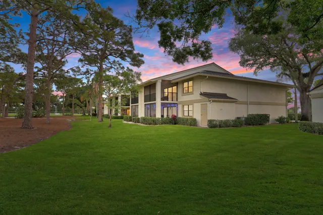 $369,900 | 12926 Briarlake Drive, Unit 201, Palm Beach Gardens, FL 33418