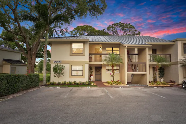 $369,900 | 12926 Briarlake Drive, Unit 201, Palm Beach Gardens, FL 33418