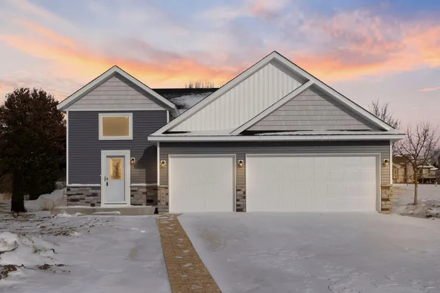 $479,850 | 609 Afton Drive, Northfield, MN 55057