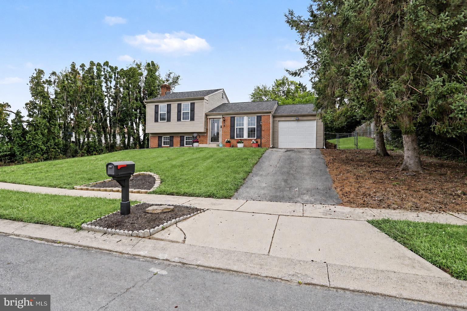 310 Rita Road York, PA 17402 - Photo 4 of 28 Gallery Image 4