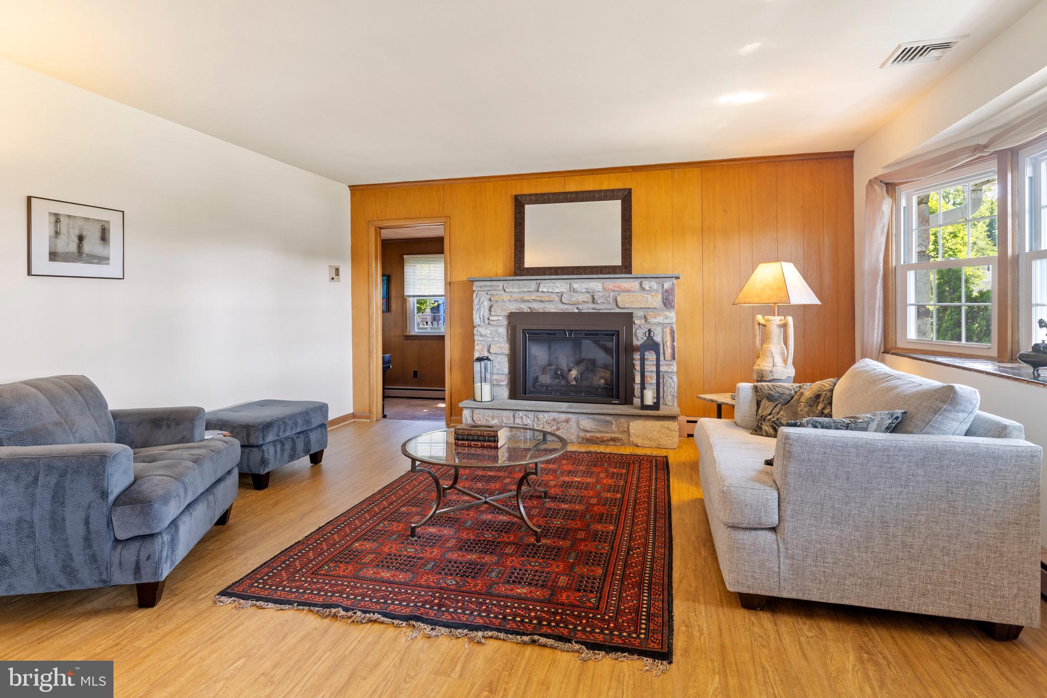 1540 Davidson Road Abington, PA 19001 - Photo 3 of 34 Living Room