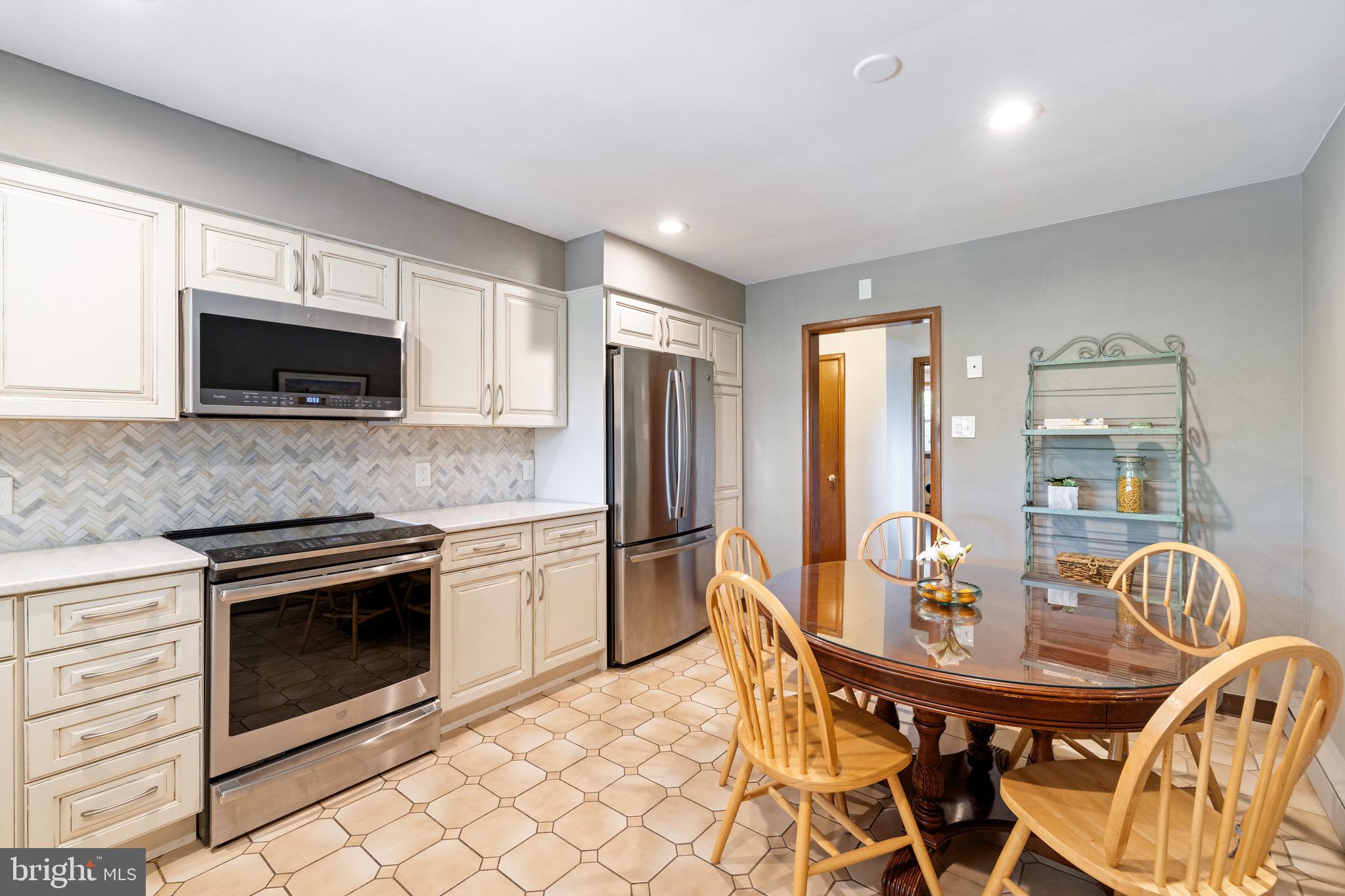 1540 Davidson Road Abington, PA 19001 - Photo 10 of 34 Eat-in Kitchen