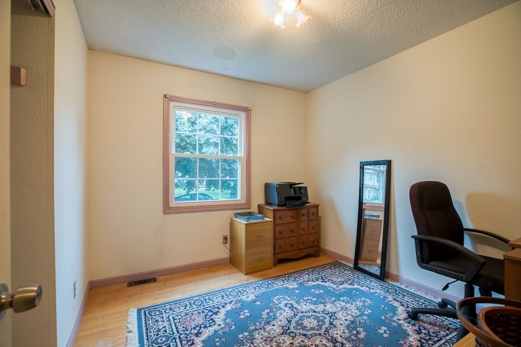 22 Chipmunk Road Springfield, MA 01108 - Photo 23 of 31 Gallery Image 23