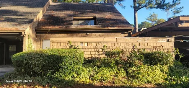 a view of parking area