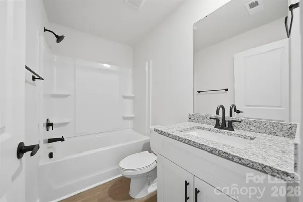 $1,695 | 403 15th Avenue Southwest, Unit A, Hickory, NC 28602