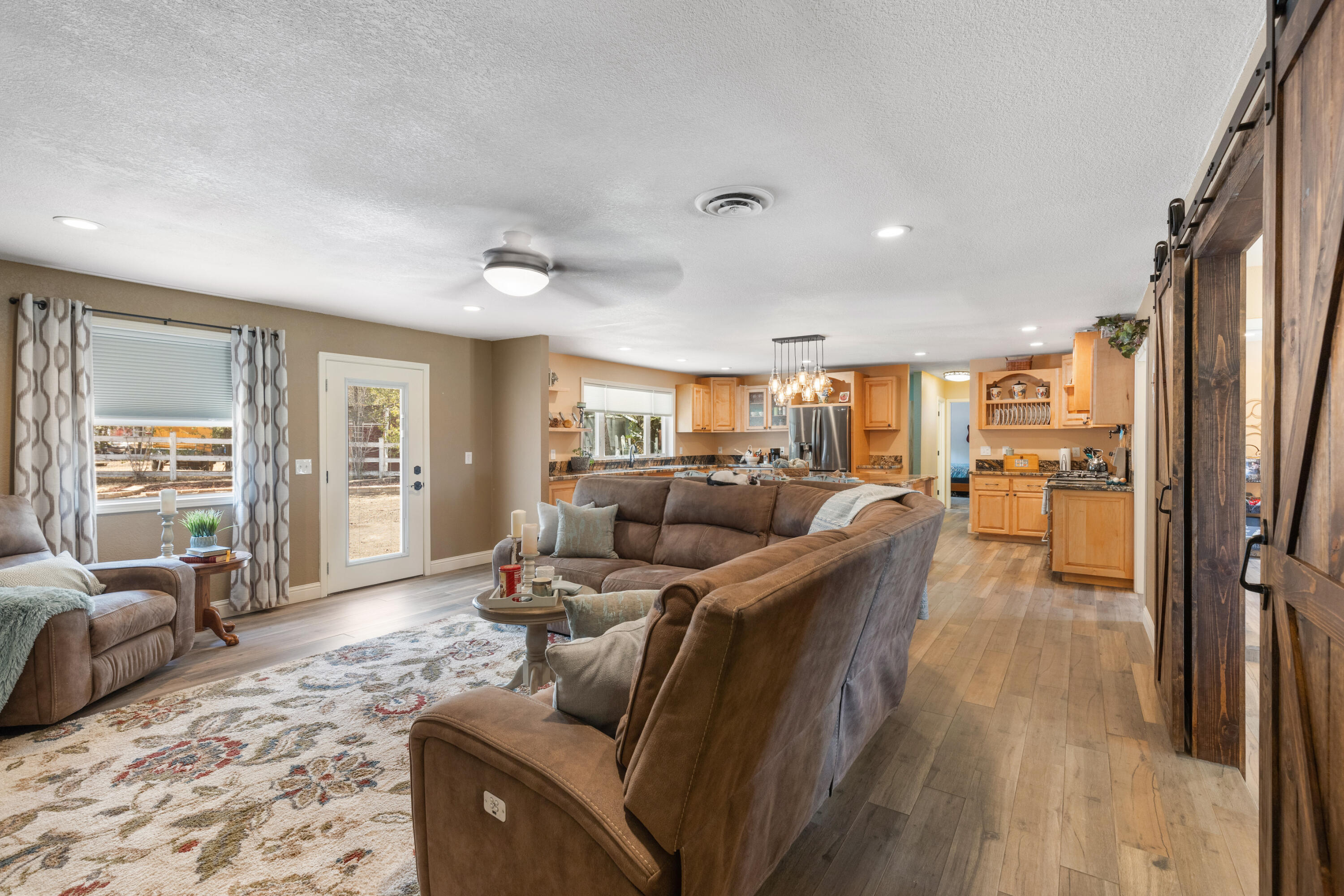 22362 Highline Road Tehachapi, CA 93561 - Photo 10 of 59 A56A2478