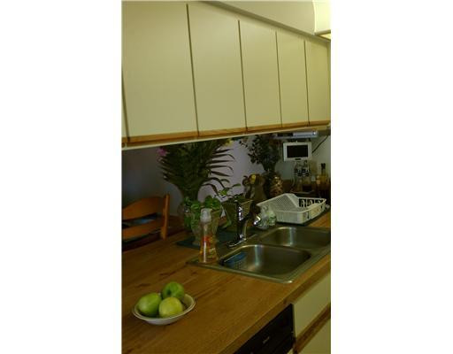 8343 Boca Rio Drive, Unit 156 Boca Raton, FL 33433 - Photo 4 of 6 Kitchen