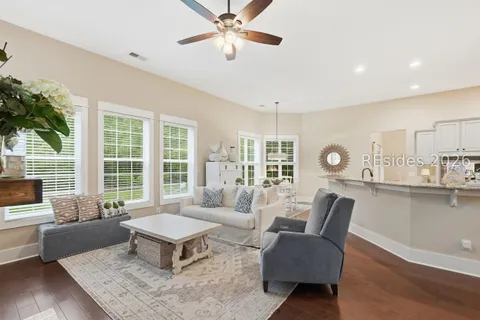 $949,900 | 8 Dove Tree Lane, Bluffton, SC 29910
