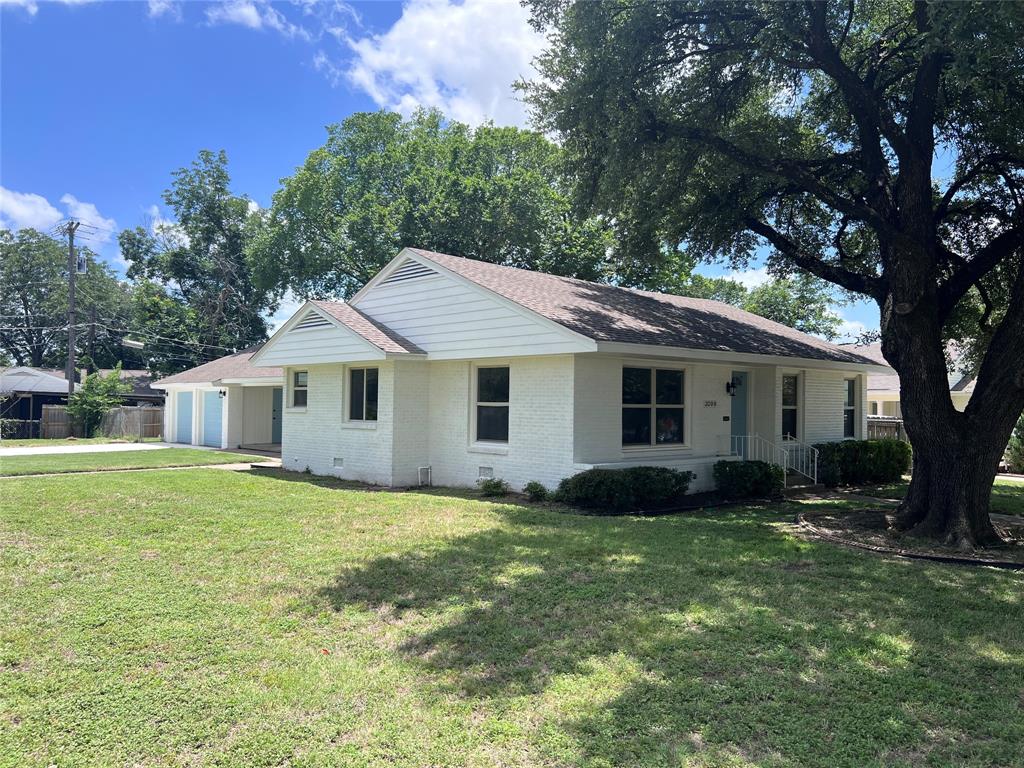 3200 Proctor Avenue Waco, TX 76708 - Photo 3 of 39