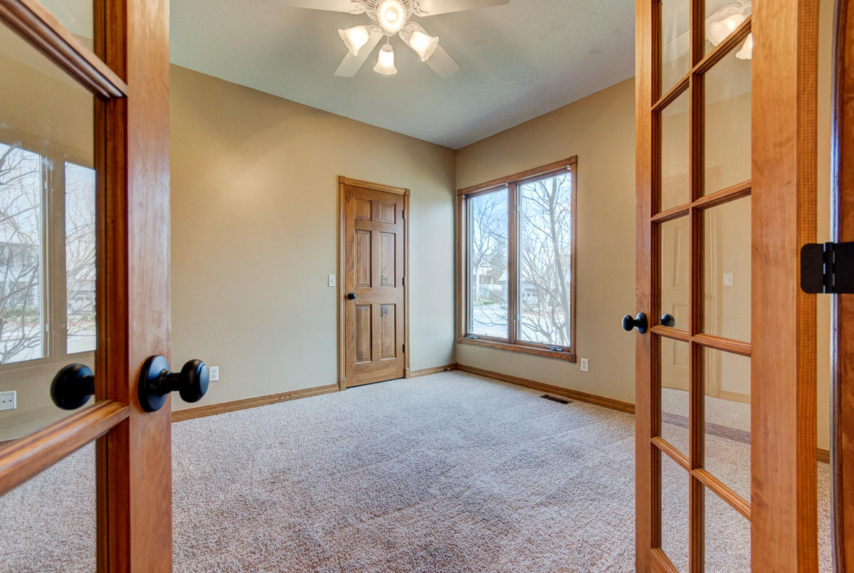 4883 South Buckingham Lane Springfield, MO 65810 - Photo 7 of 52 20160227154114067737000000-o