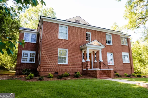 $1,350 | 111 East Screven Street, Milledgeville, GA 31061