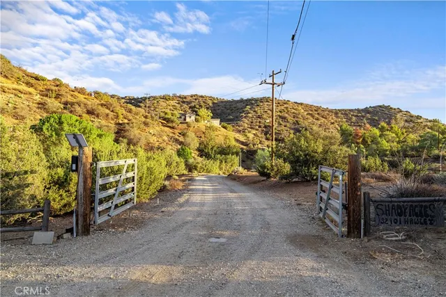$1,499,999 | 32901 Hawley Road, Acton, CA 93510