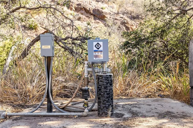 $1,499,999 | 32901 Hawley Road, Acton, CA 93510