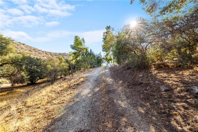 $1,499,999 | 32901 Hawley Road, Acton, CA 93510