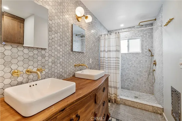 $1,499,999 | 32901 Hawley Road, Acton, CA 93510