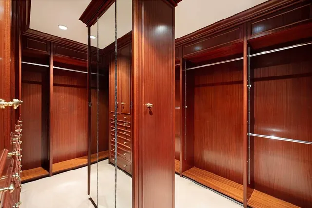 a view of walk in closet