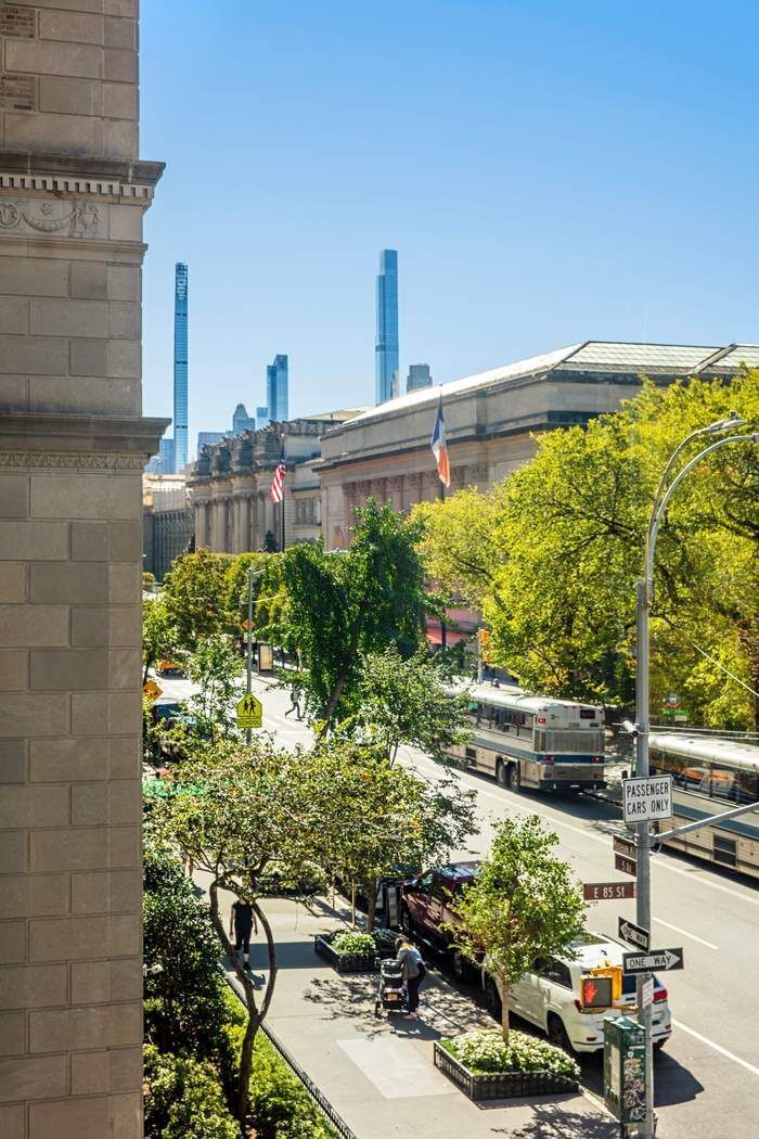 1040 5th Avenue, Unit 3A Manhattan, NY 10028 - Photo 2 of 16 a view of a garden with an outdoor seating