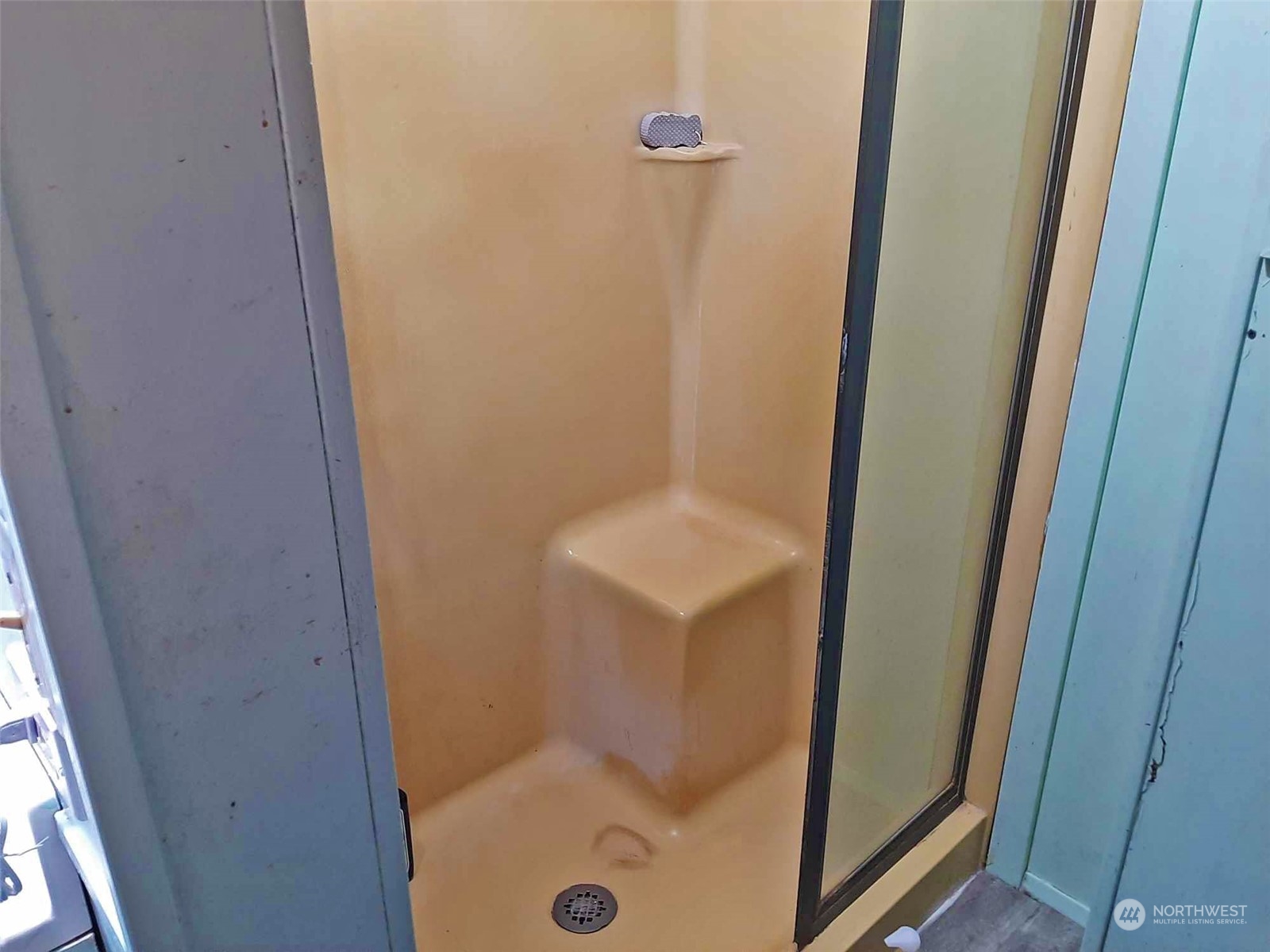 10 McKee Road Quilcene, WA 98376 - Photo 29 of 34 a bathroom with a tub