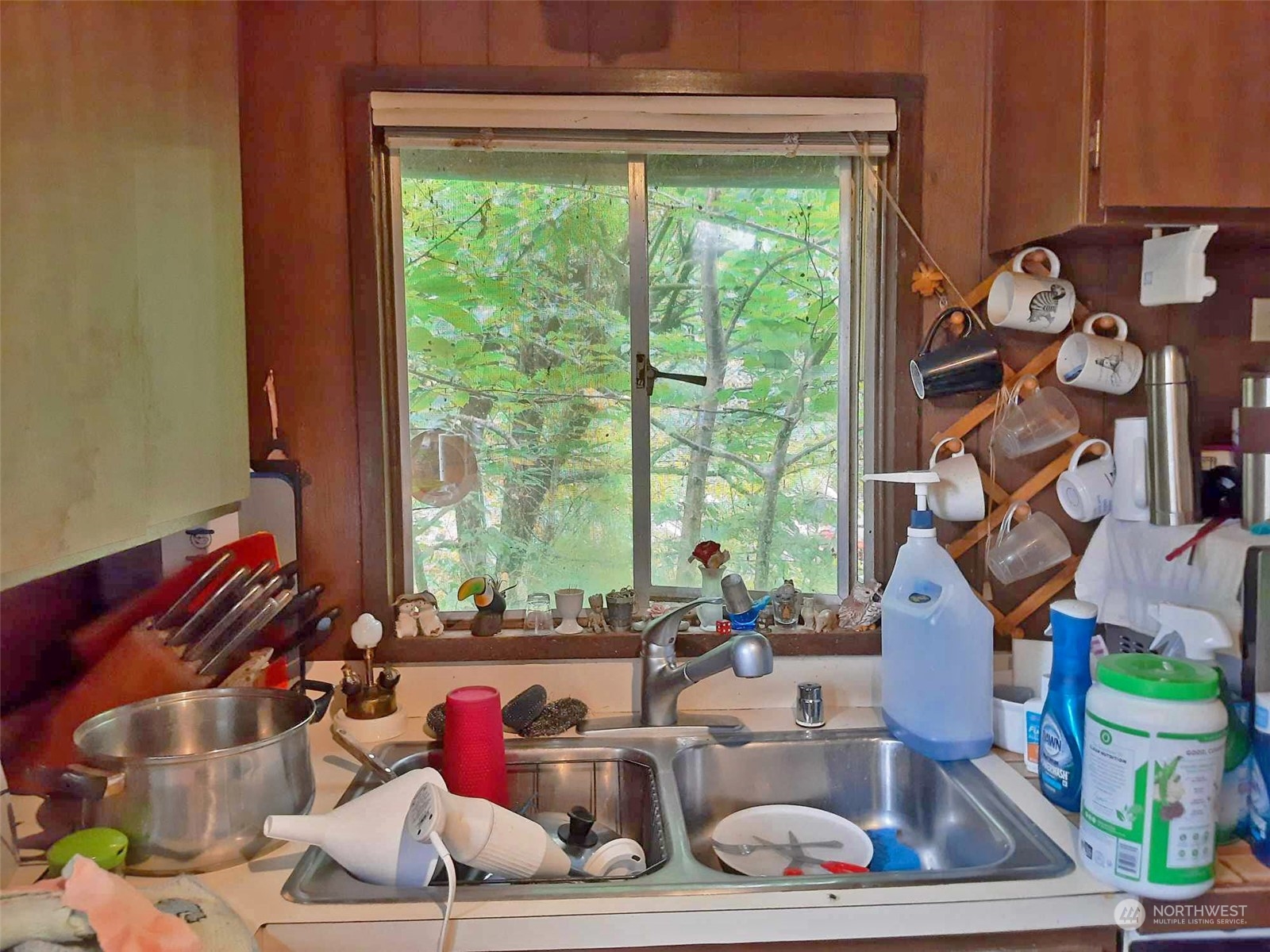 10 McKee Road Quilcene, WA 98376 - Photo 10 of 34 a living room with furniture and a window
