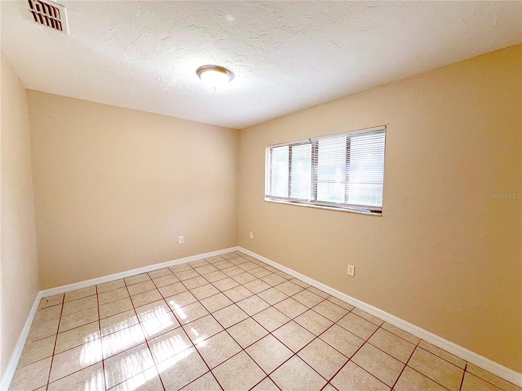 703 Southwest 69th Terrace, Unit B Gainesville, FL 32607 - Photo 5 of 7
