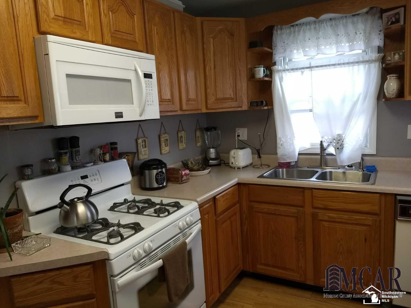 715 Rambow Drive Monroe, MI 48161 - Photo 6 of 21 Gallery Image 6