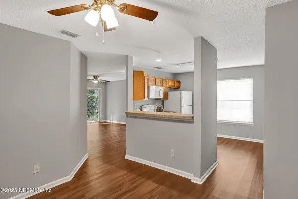 $1,800 | 145 Southern Bridge Boulevard, Unit 4, St. Johns, FL 32259