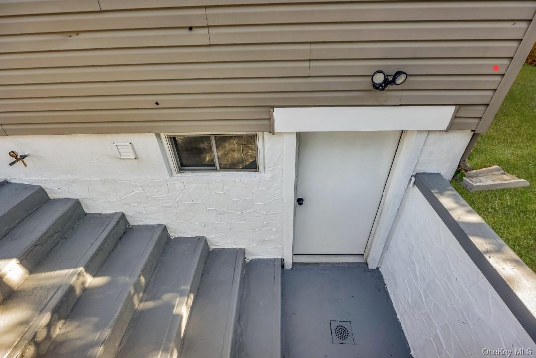 31 Fuller Avenue West Babylon, NY 11704 - Photo 5 of 33 a view of balcony