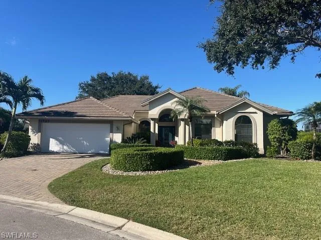 $1,000,000 | 11727 Pintail Court, Naples, FL 34119