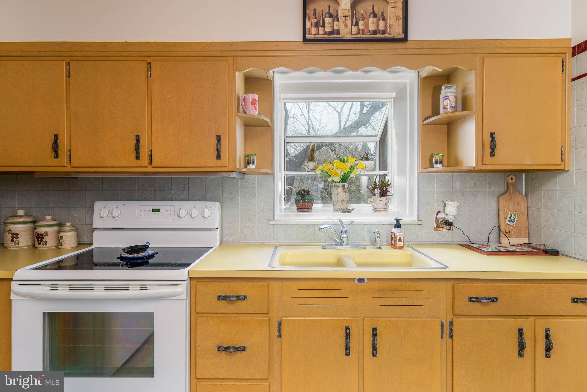 212 Lorane Road Reading, PA 19606 - Photo 8 of 37 Gallery Image 8