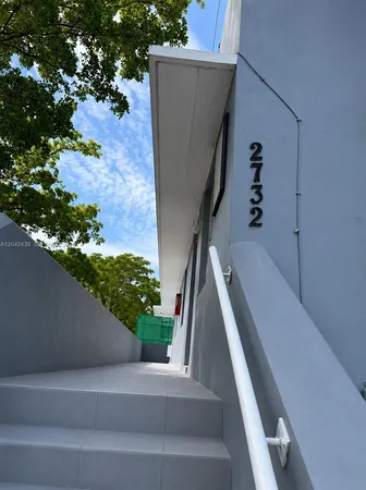 $1,915 | 2732 Southwest 22nd Street, Unit 3, Miami, FL 33145