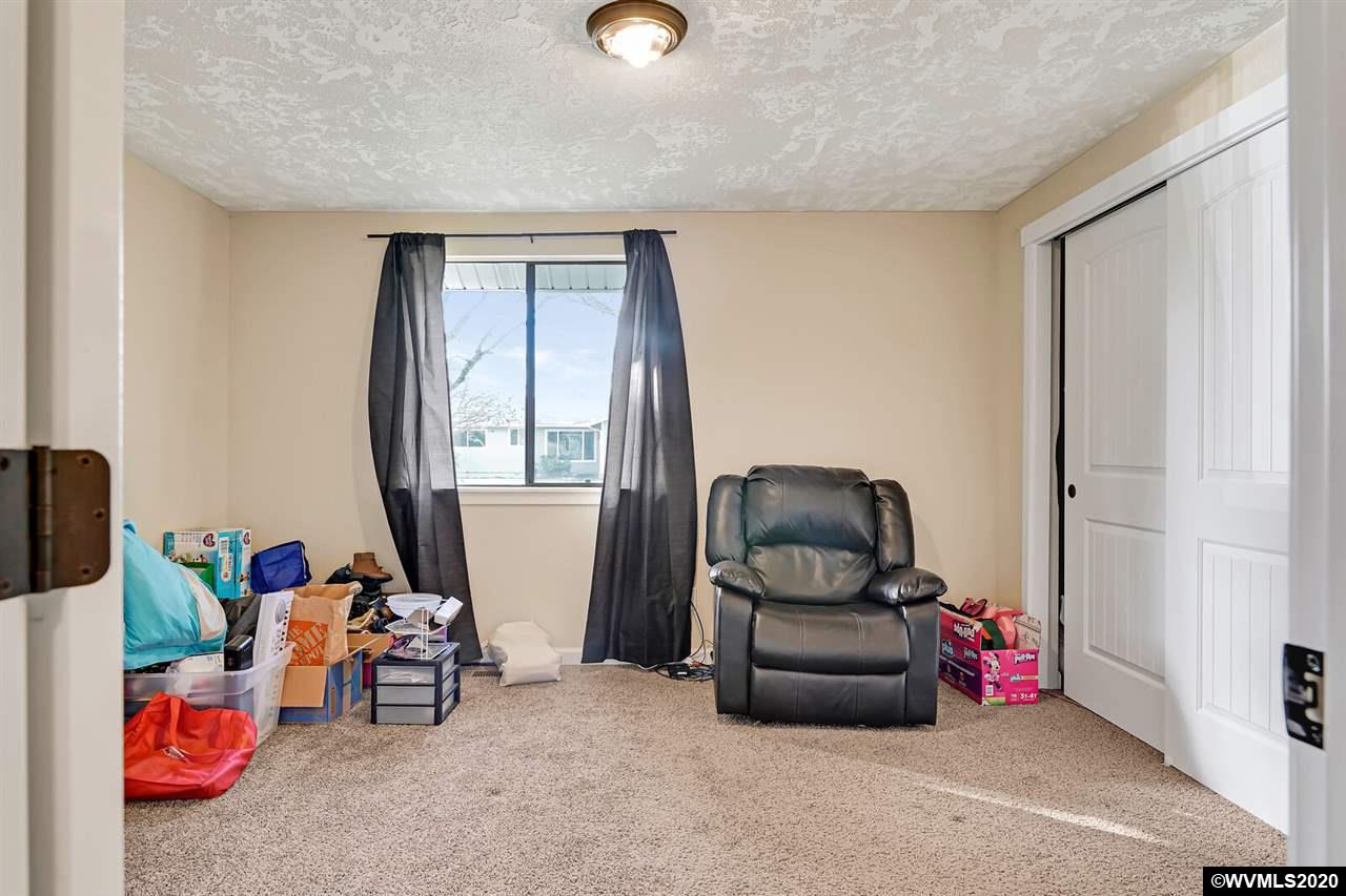 745 West Airway Road Lebanon, OR 97355 - Photo 17 of 28 Gallery Image 17