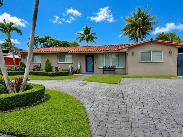 $950,000 | 6220 West 10th Avenue, Hialeah, FL 33012