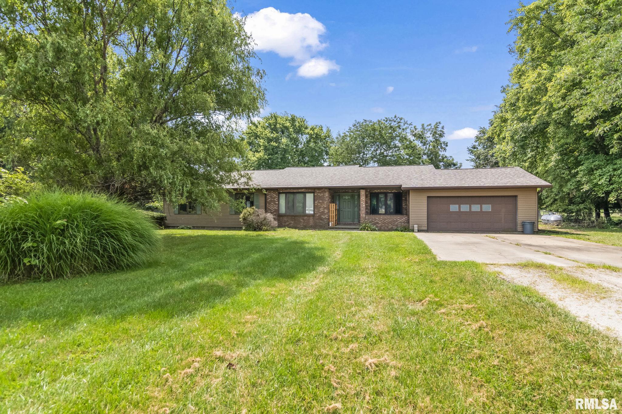 6454 Camino De Burlon Road Rochester, IL 62563 - Photo 1 of 38