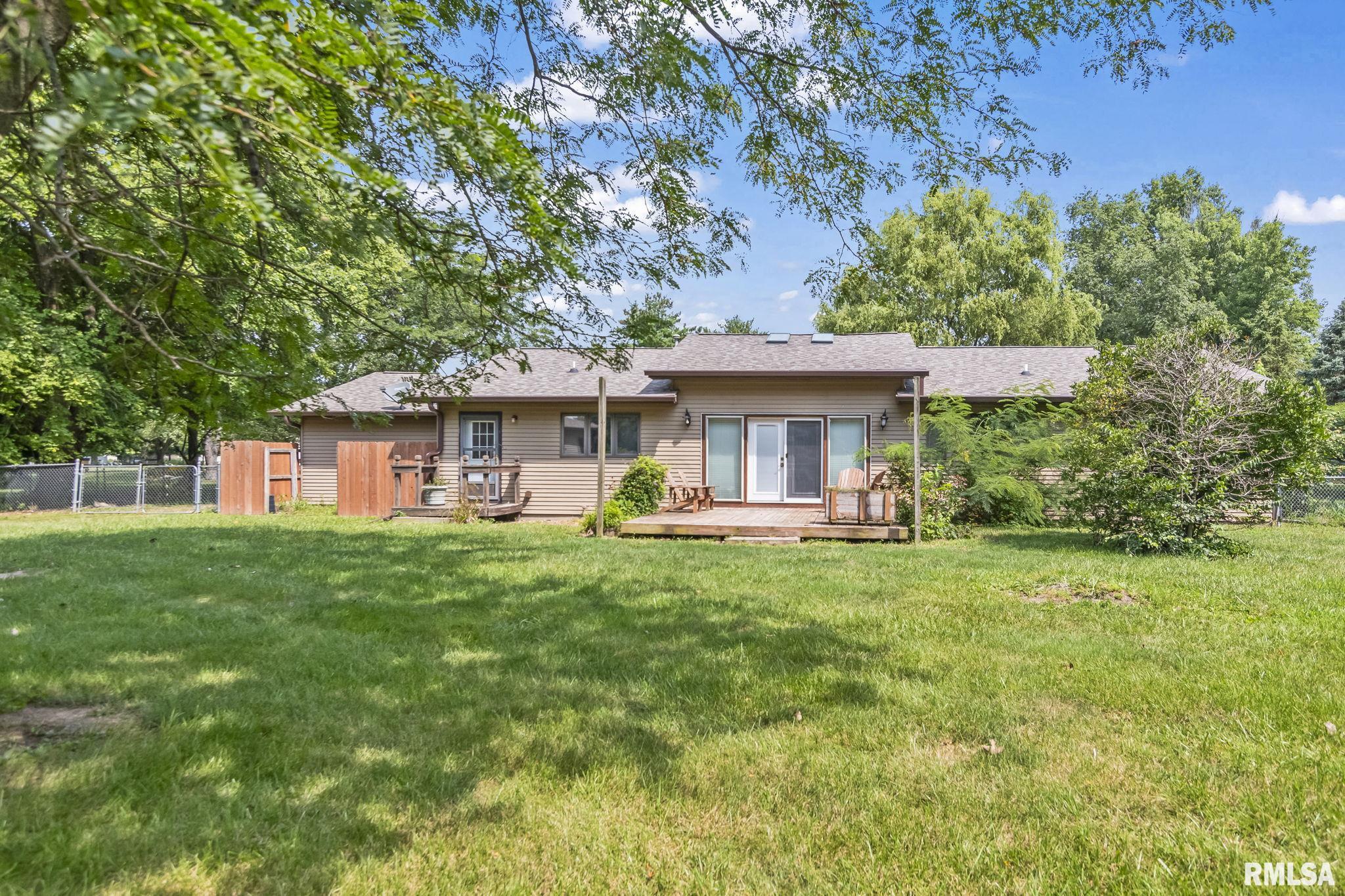 6454 Camino De Burlon Road Rochester, IL 62563 - Photo 2 of 38