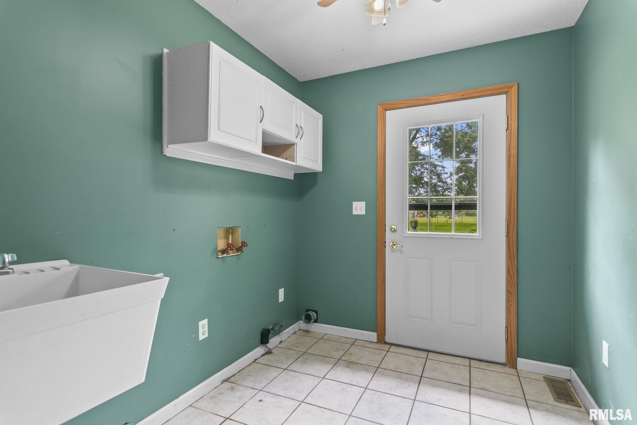 6454 Camino De Burlon Road Rochester, IL 62563 - Photo 25 of 38