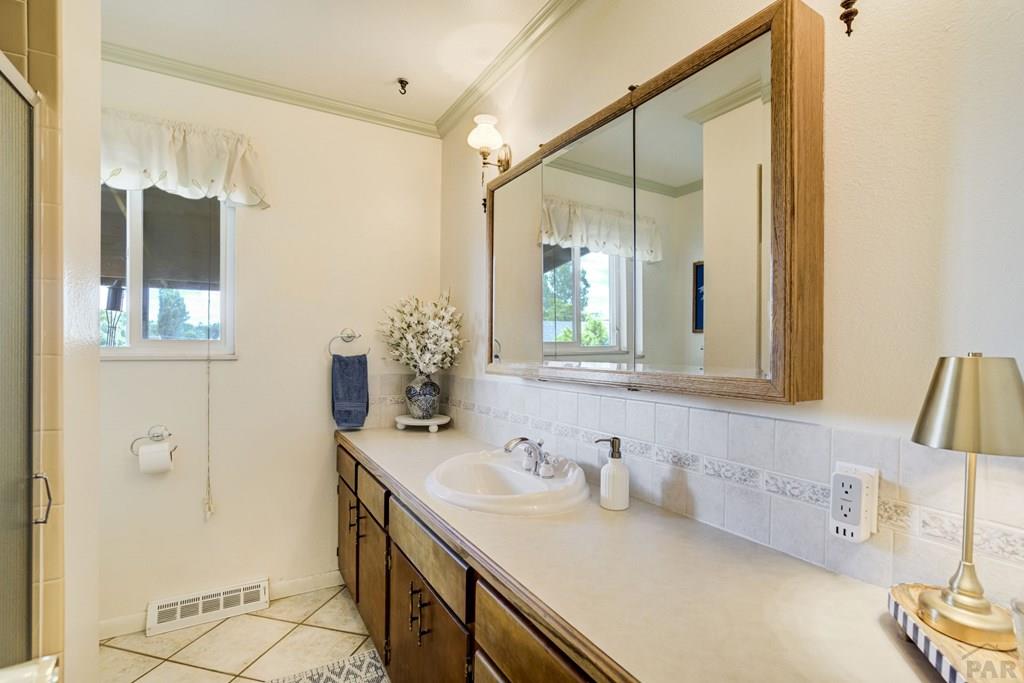 23950 Cardinal Road Pueblo, CO 81006 - Photo 15 of 34