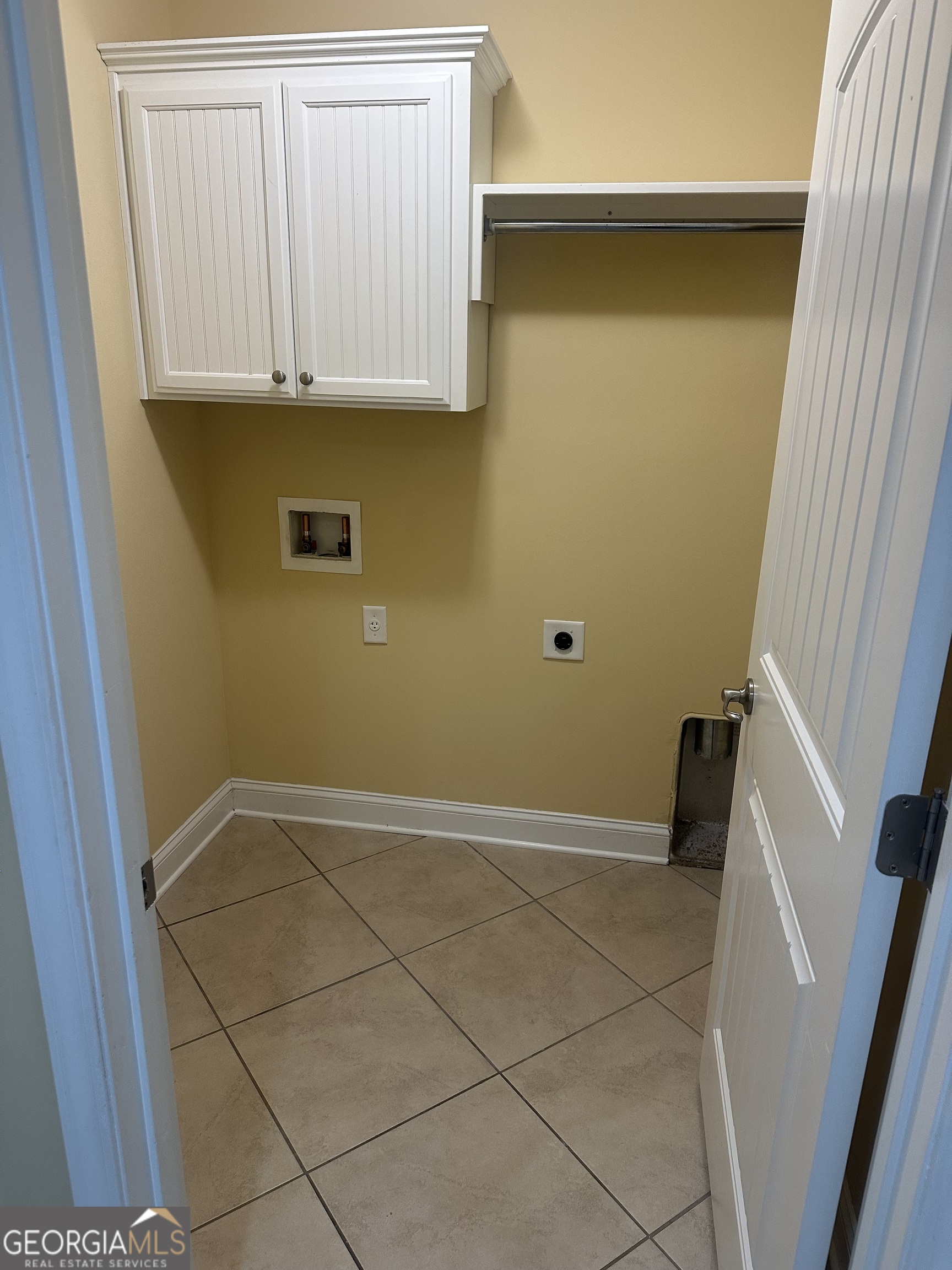 12 Fox Path St. Marys, GA 31558 - Photo 10 of 23 a view of walk in closet