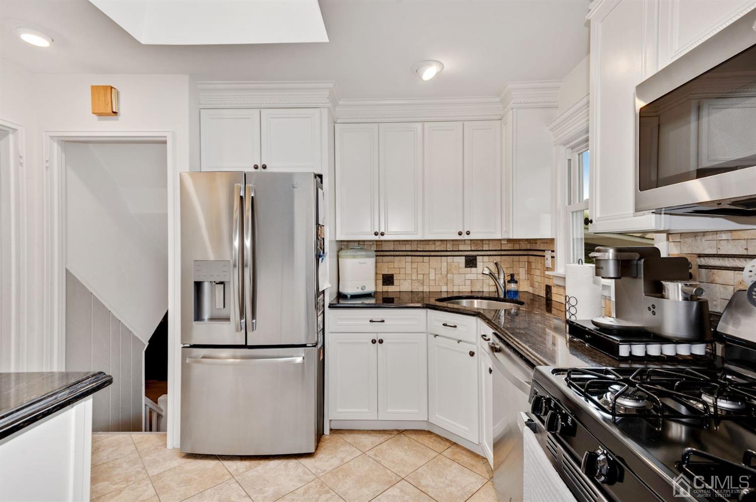 617 Princeton Road Linden, NJ 07036 - Photo 9 of 26