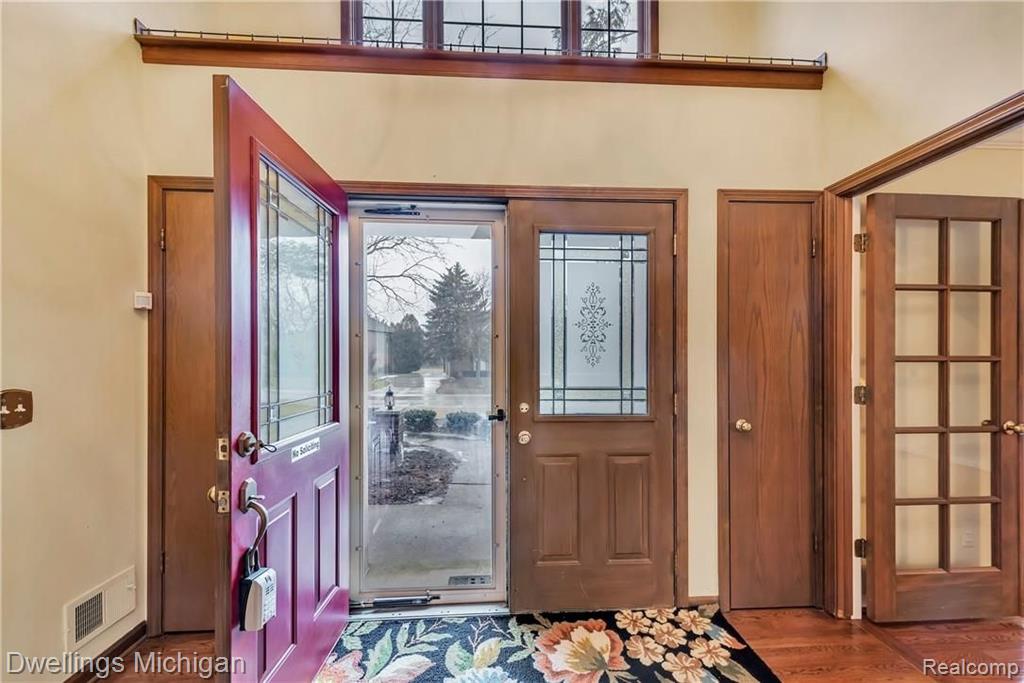 3633 Summit Ridge Drive Rochester Hills, MI 48306 - Photo 8 of 53