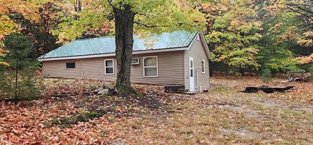 5560 North 3 Road Mesick, MI 49668 - Photo 1 of 14