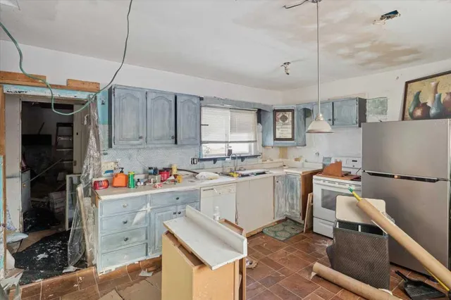 $110,000 | 27064 White Street, Cassopolis, MI 49031